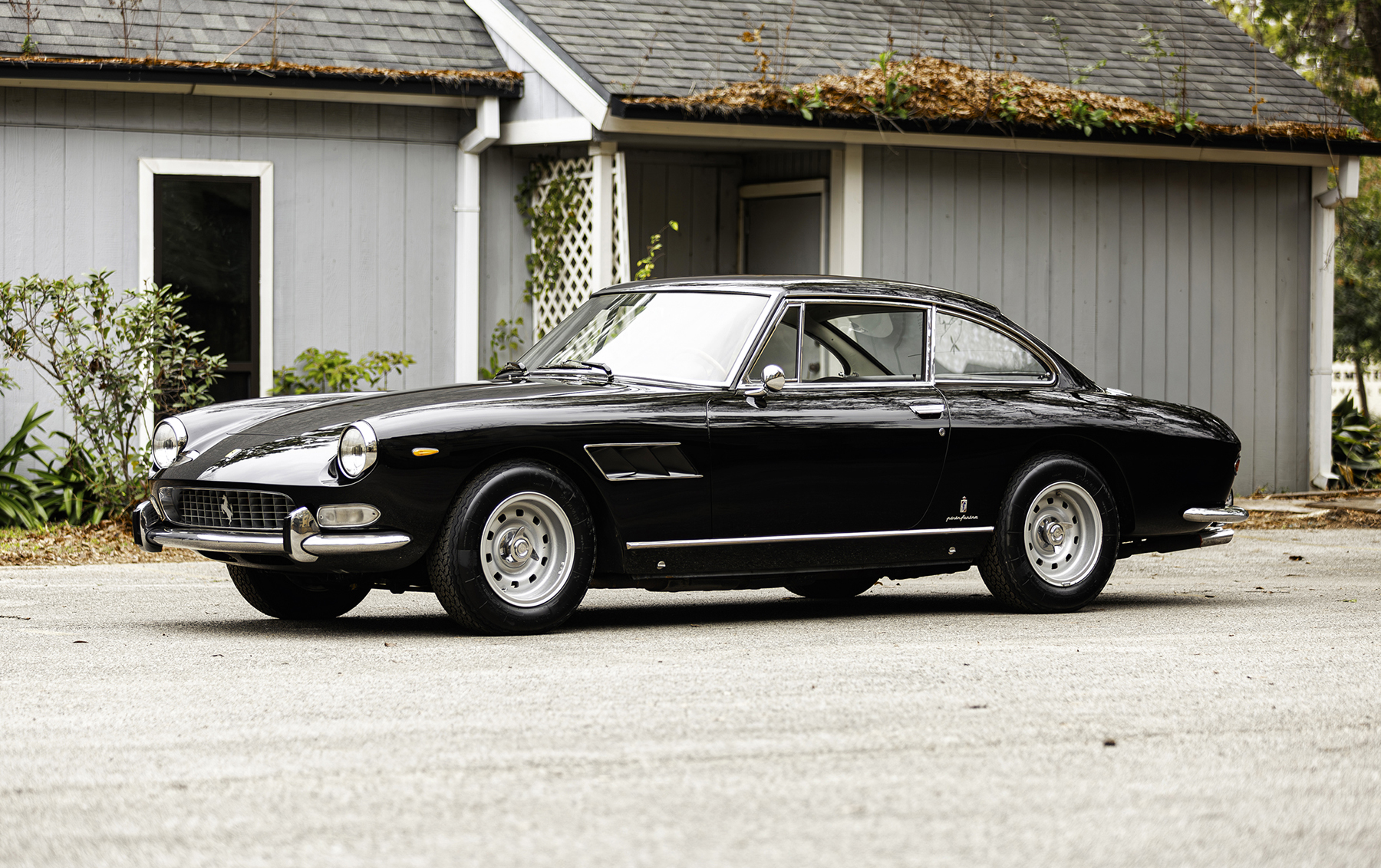 1967 Ferrari 330 GT sold at auction for $280,000