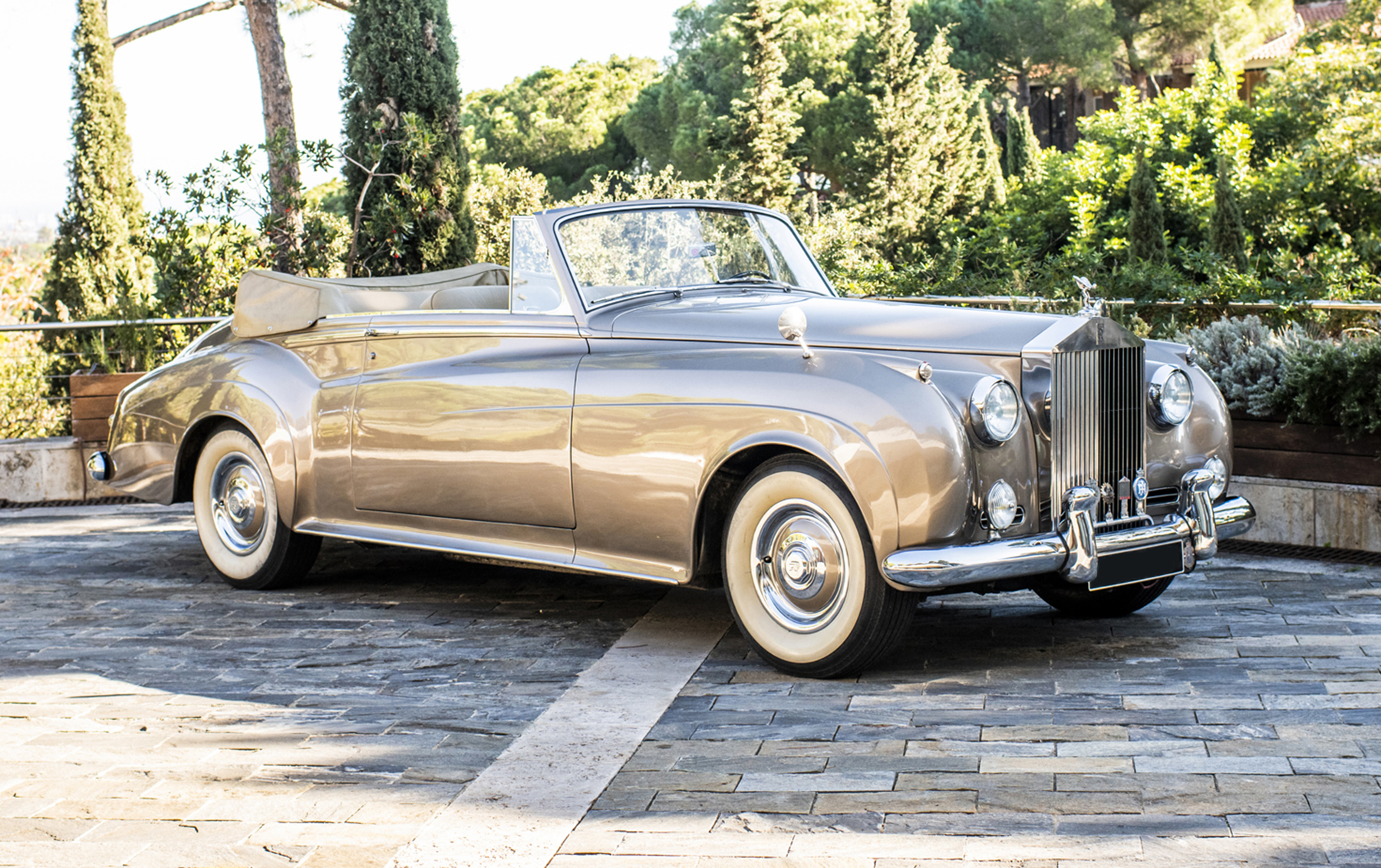 1961 Rolls-Royce Silver Cloud sold at auction for $195,500
