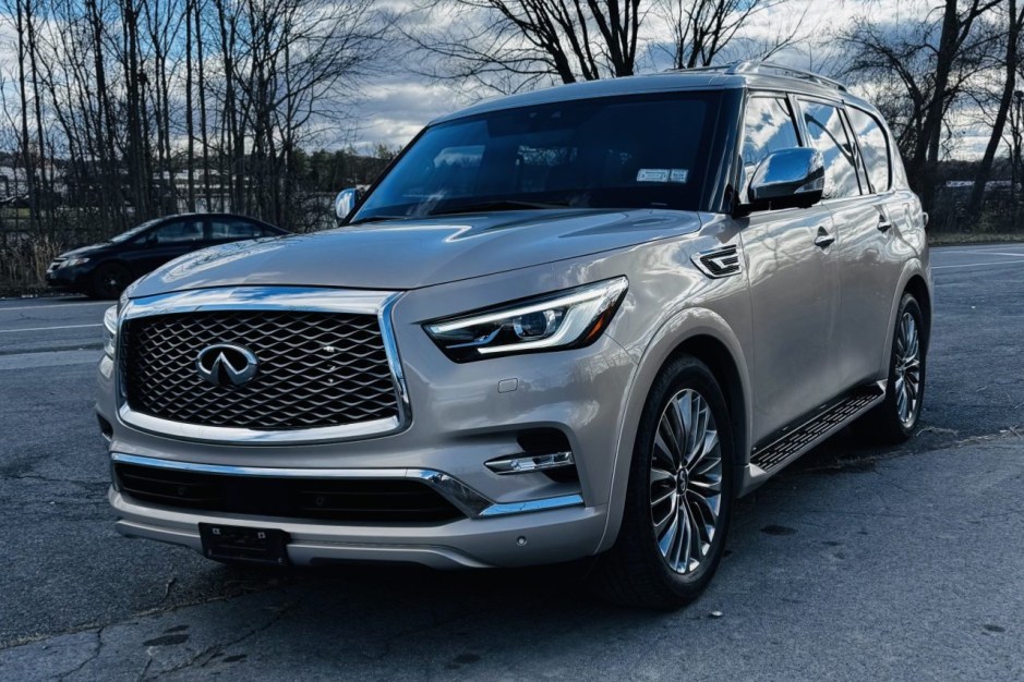 2021 Infiniti QX sold at auction for $35,000