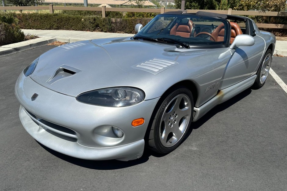 1999 Dodge Viper sold at auction for $40,000