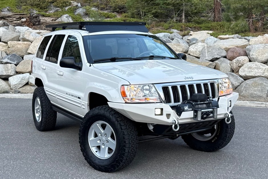 2004 Jeep Grand Cherokee sold at auction for $15,000