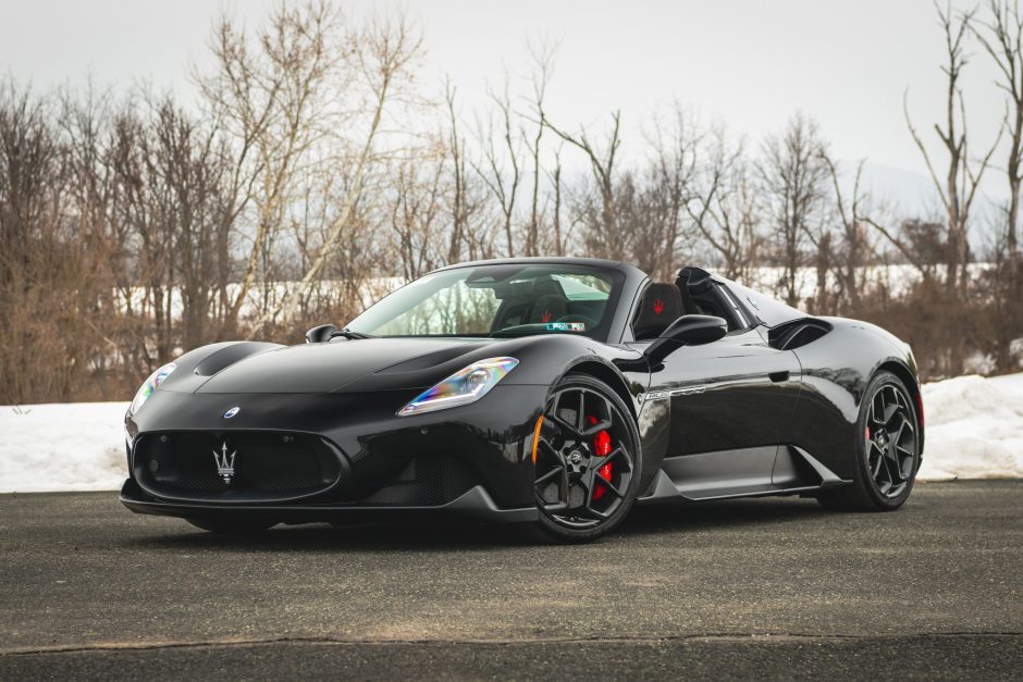2023 Maserati MC20 sold at auction for $195,000