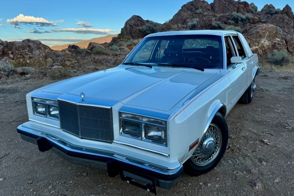1987 Chrysler New Yorker sold at auction for $3,500