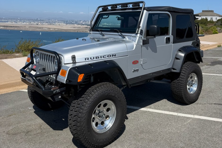 2003 Jeep Wrangler sold at auction for $16,750
