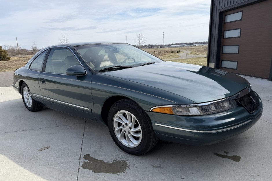 1995 Lincoln Mark VIII sold at auction for $7,400