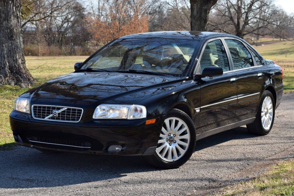 2006 Volvo S80 sold at auction for $6,385