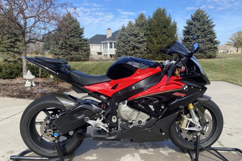 2016 BMW S1000 Series sold at auction for $9,800