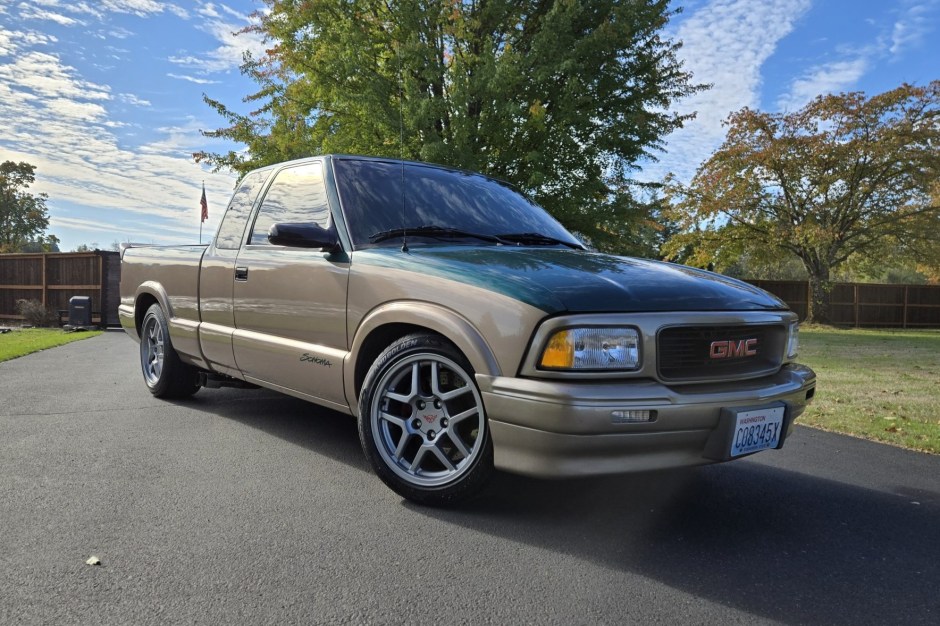 1996 GMC Sonoma sold at auction for $10,300