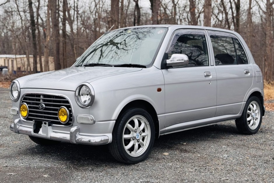 1999 Daihatsu Mira sold at auction for $5,099