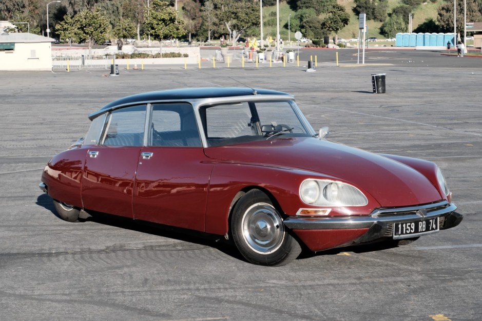 1974 Citroen DS sold at auction for $24,000