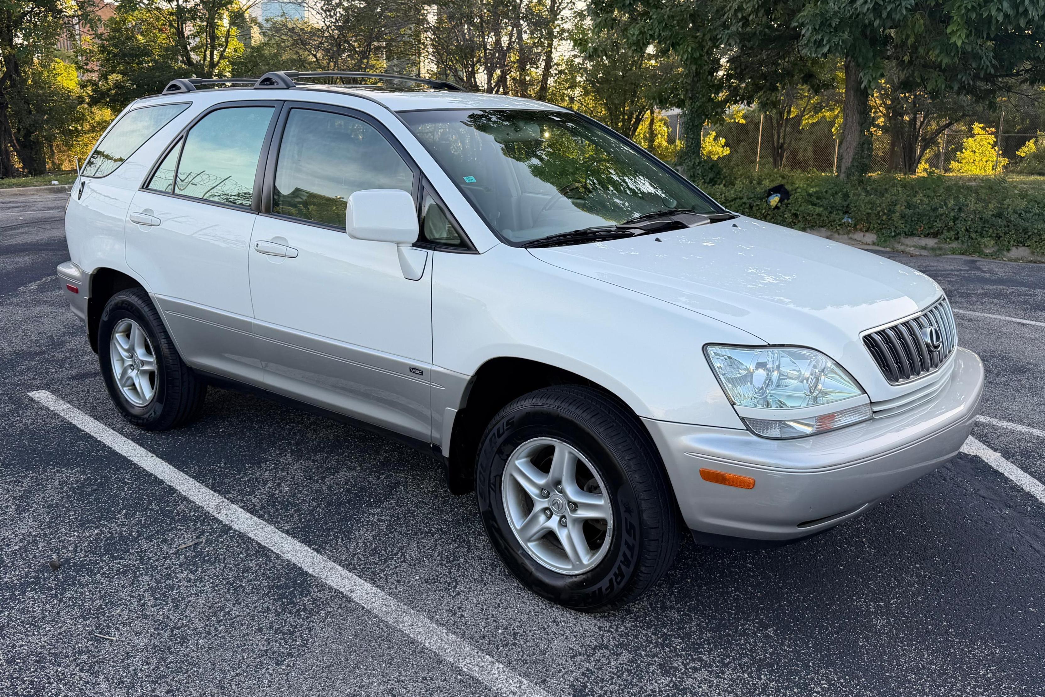 2002 Lexus RX sold at auction for $9,200