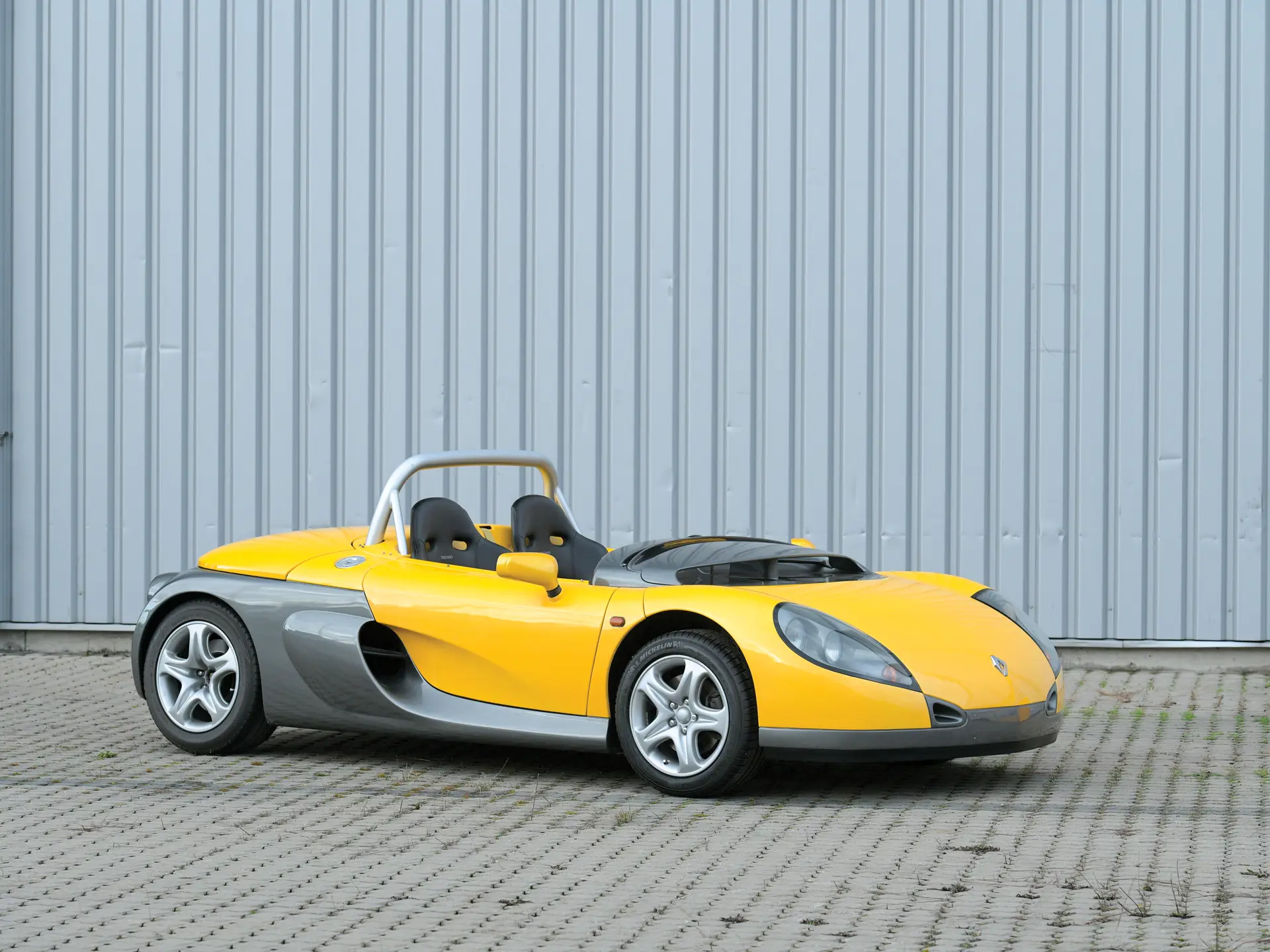 1996 Renault Sport Spider sold at auction for $38,500