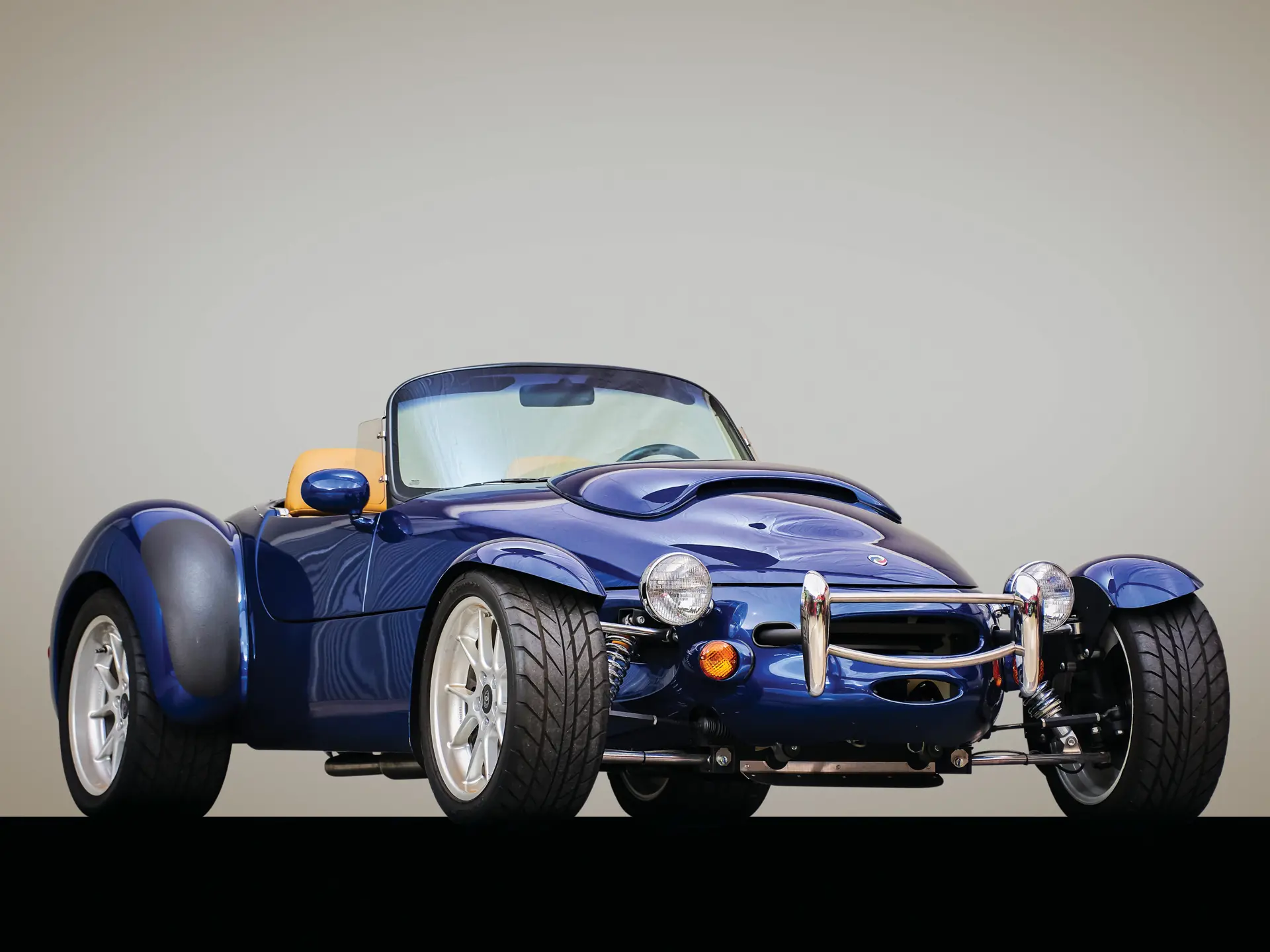 1999 Panoz AIV Roadster sold at auction for $70,000