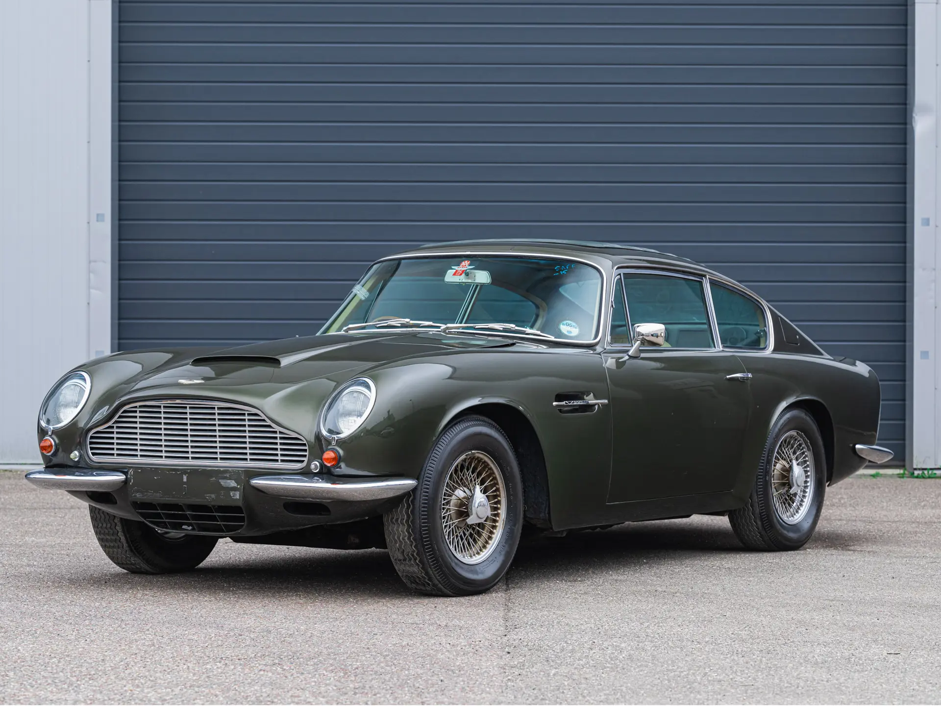 1970 Aston Martin DB6 sold at auction for $178,250