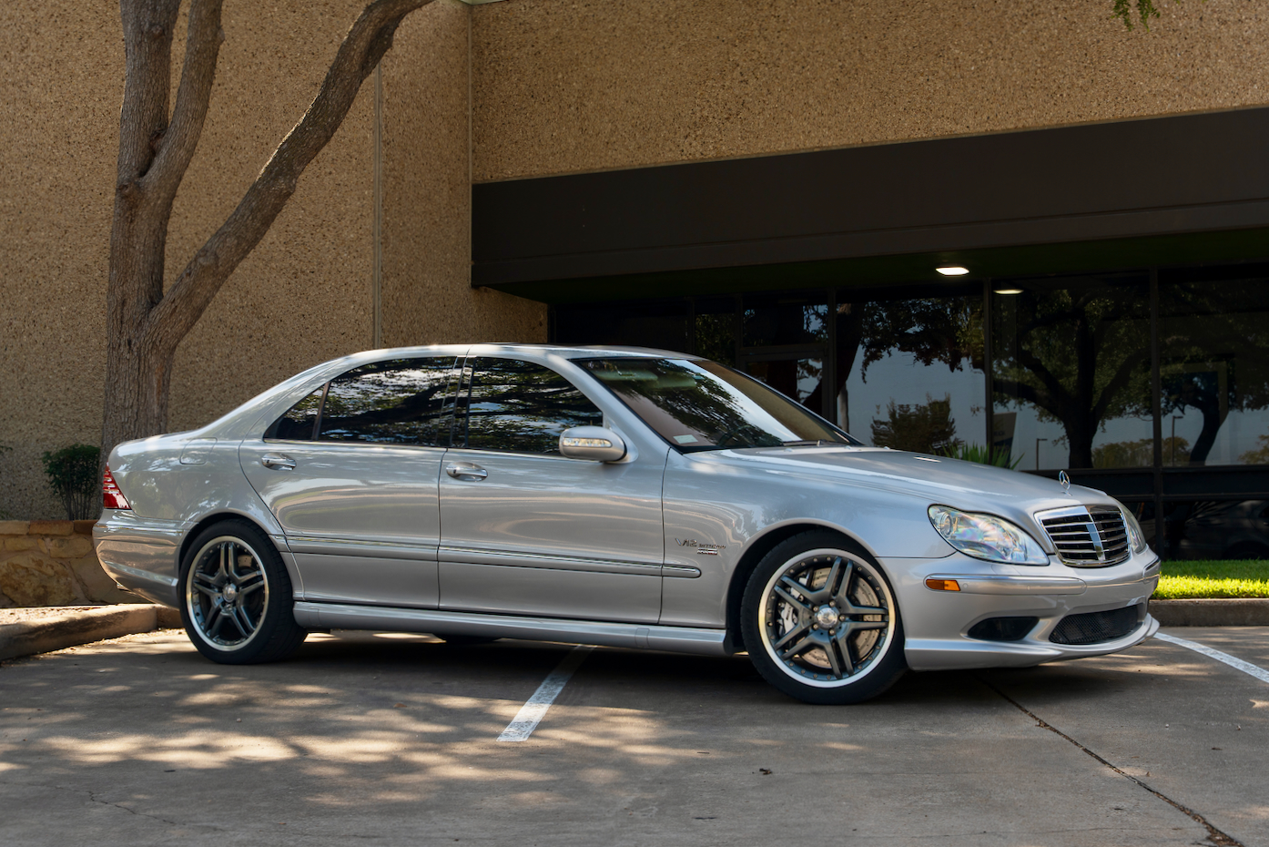 2006 Mercedes-Benz S-Class sold at auction for $24,065