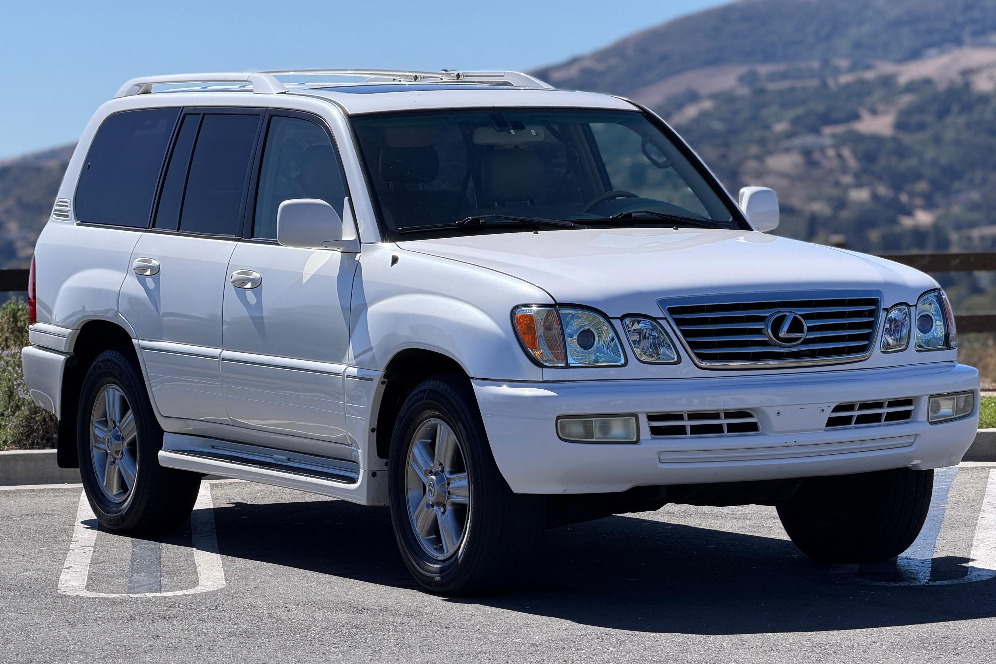 2006 Lexus LX sold at auction for $11,750