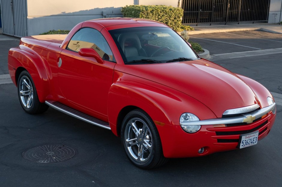 2005 Chevrolet SSR sold at auction for $31,250