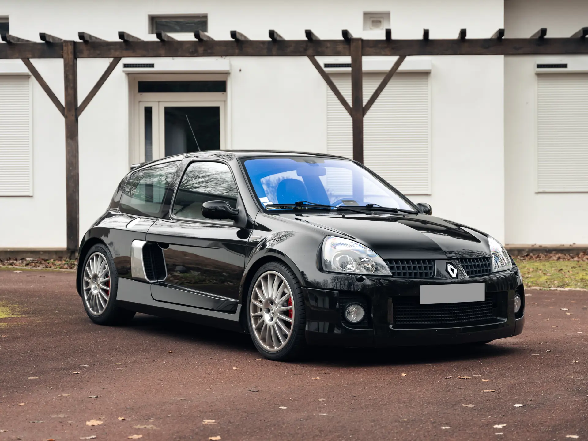 2004 Renault Clio sold at auction for $80,500