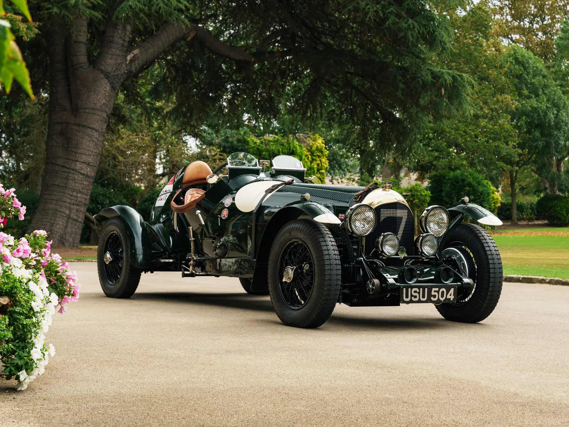 1949 Bentley Mark VI sold at auction for $230,000