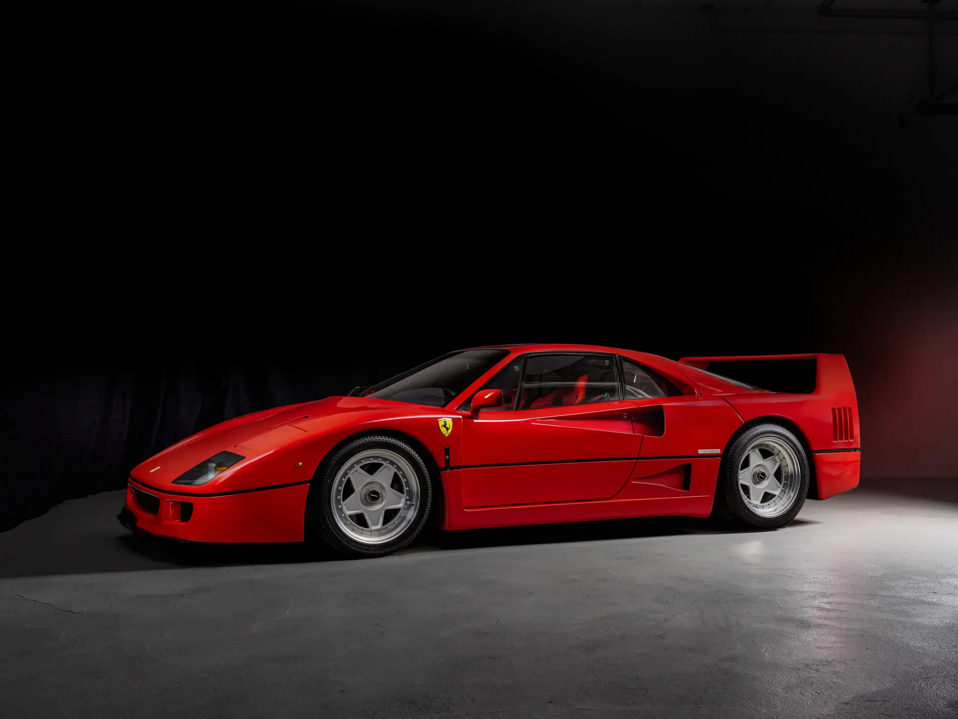 1989 Ferrari F40 sold at auction for $2,958,125