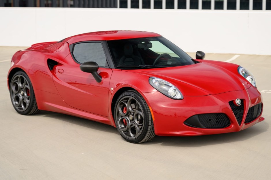 2015 Alfa Romeo 4C sold at auction for $51,500