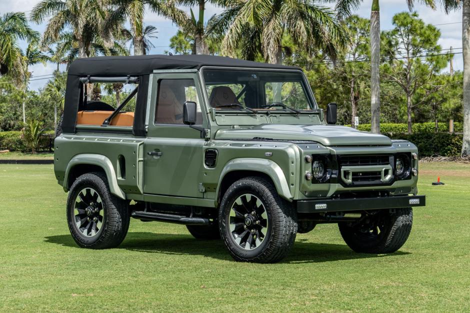 1989 Land Rover Defender sold at auction for $145,500