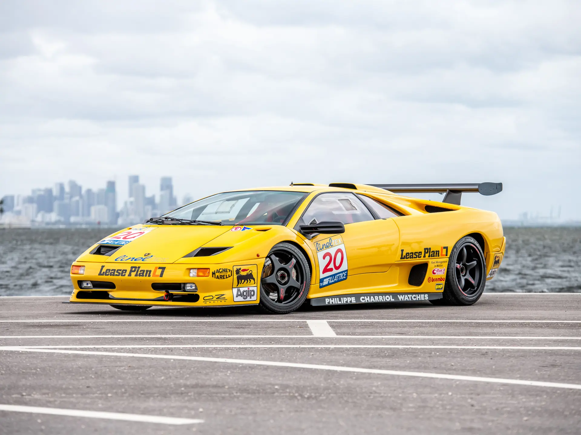 1996 Lamborghini Diablo sold at auction for $698,000