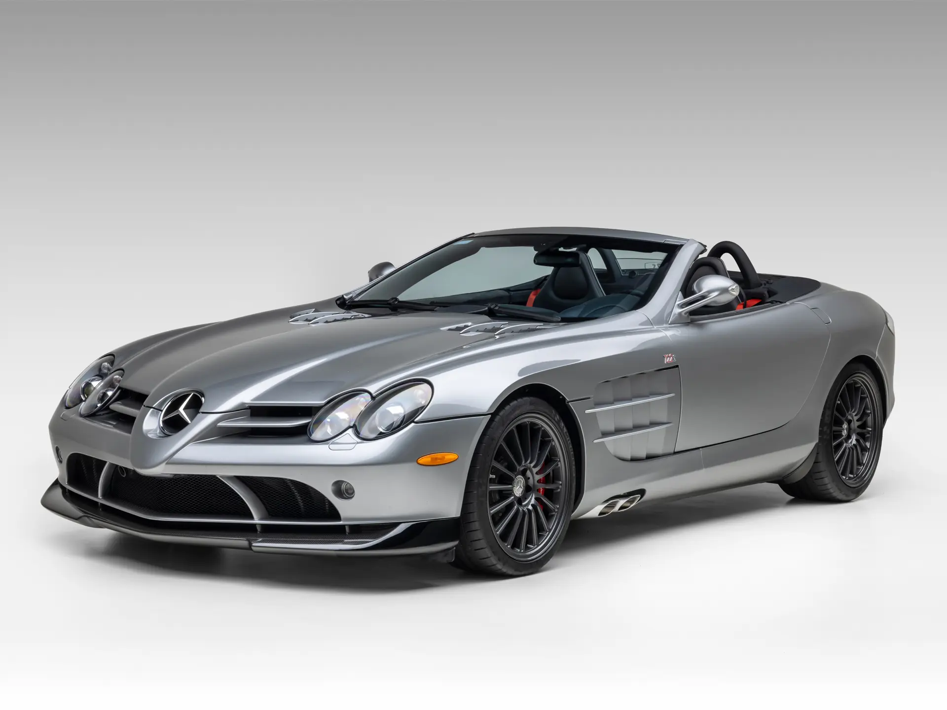 2009 Mercedes-Benz SLR McLaren sold at auction for $830,000