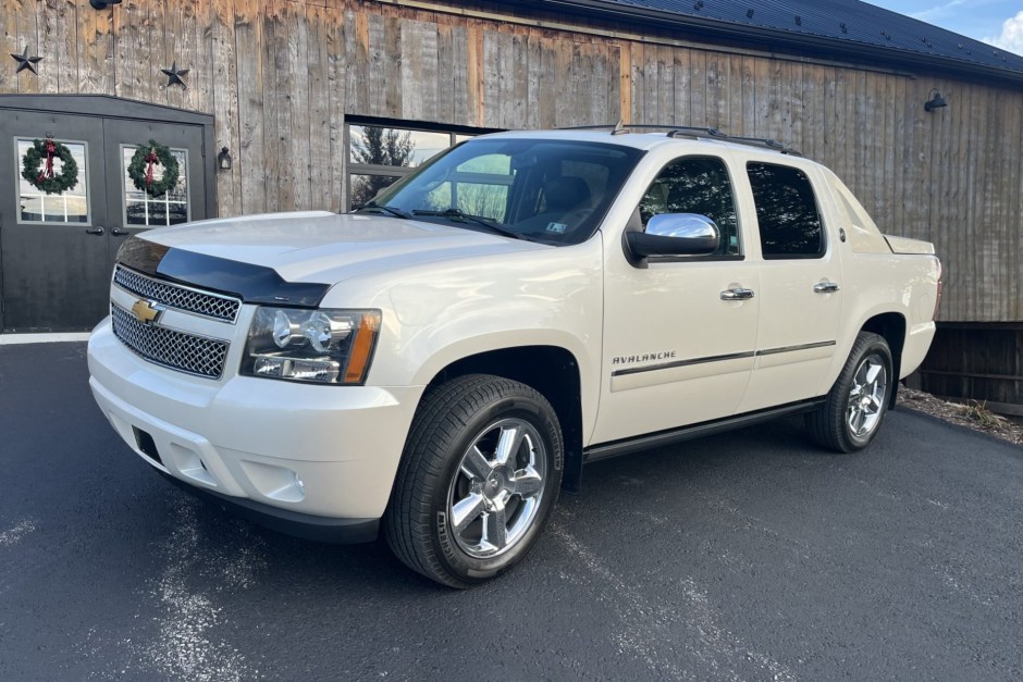 2012 Chevrolet Avalanche sold at auction for $31,000