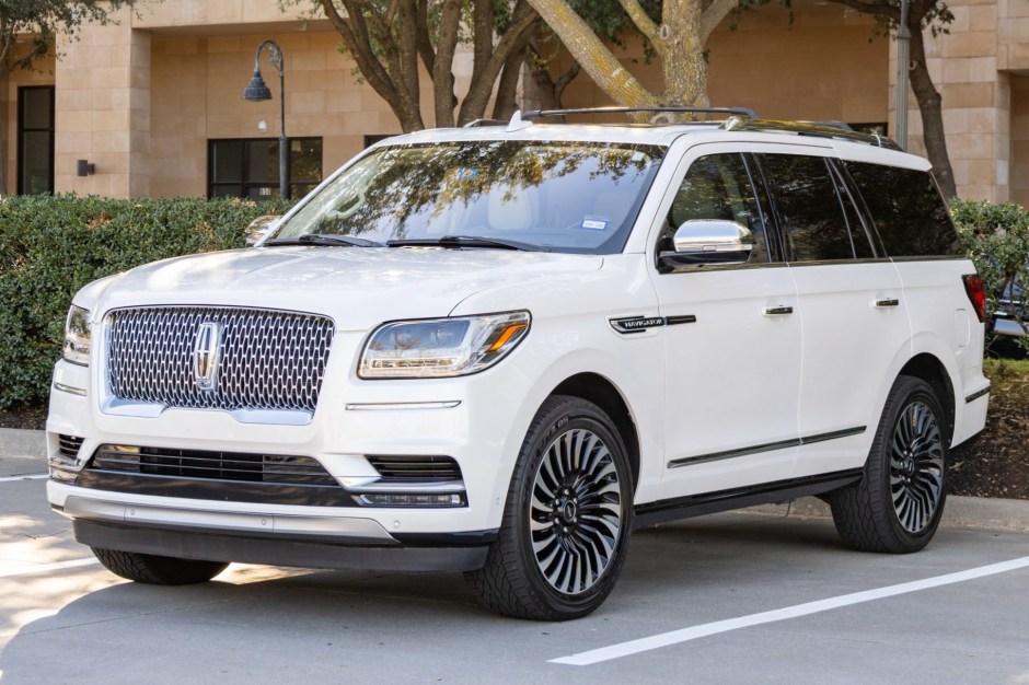 2019 Lincoln Navigator sold at auction for $41,502