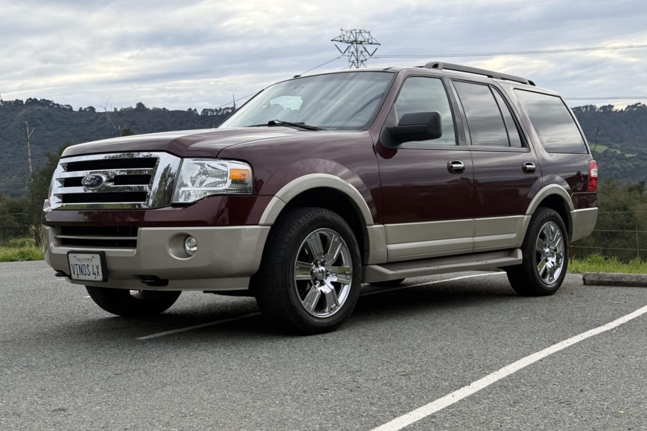 2010 Ford Expedition sold at auction for $15,750
