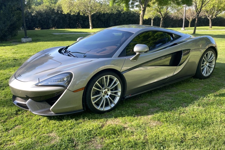 2016 McLaren 570S sold at auction for $80,000