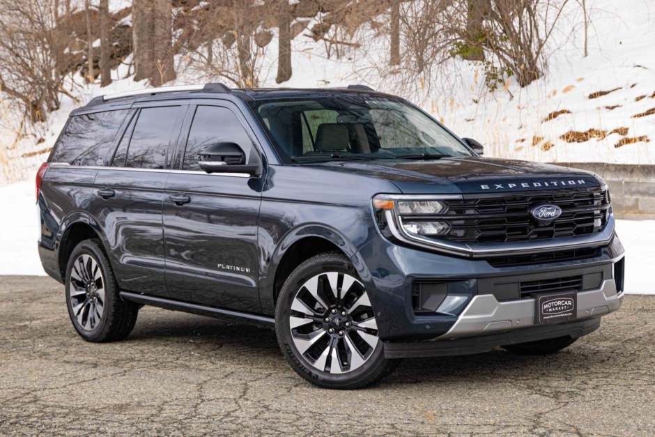 2025 Ford Expedition sold at auction for $64,000