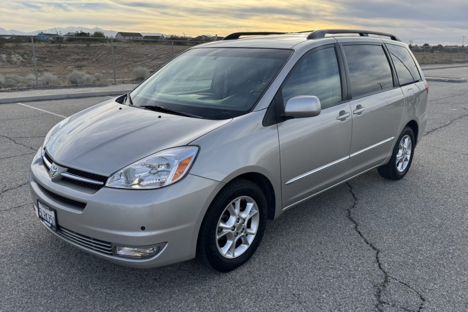 2005 Toyota Sienna sold at auction for $16,000