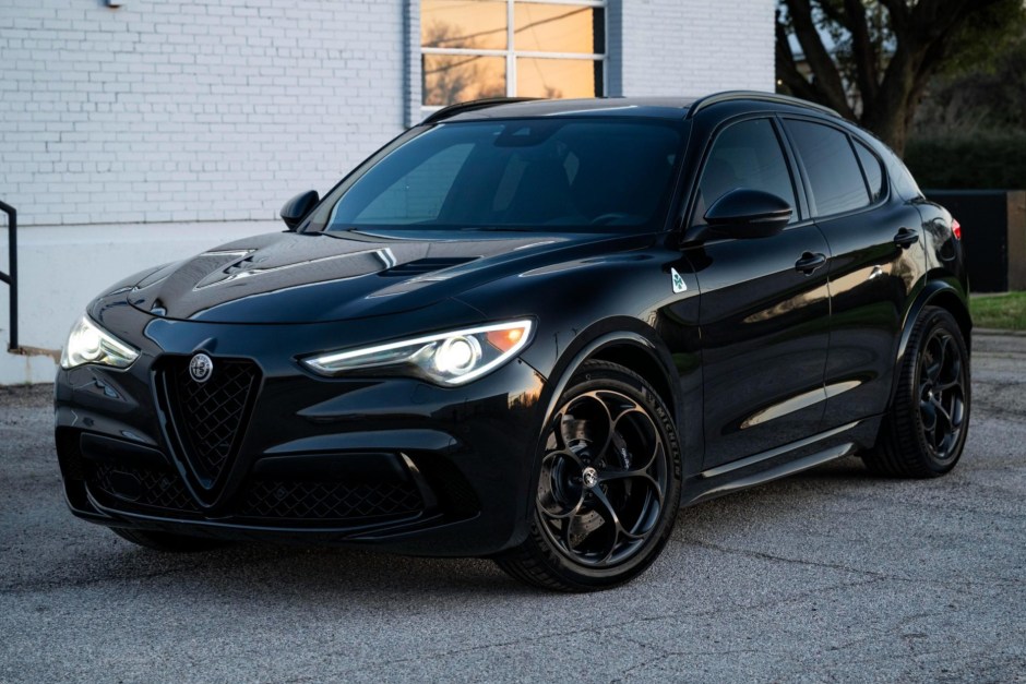 2018 Alfa Romeo Stelvio sold at auction for $33,500