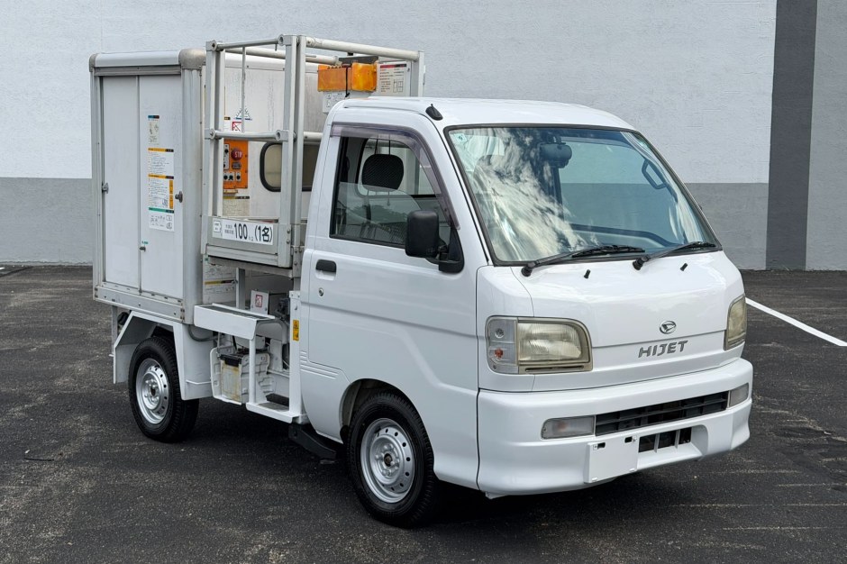 2000 Daihatsu Hijet sold at auction for $21,000