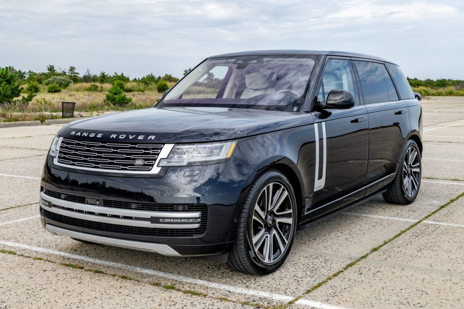 2023 Land Rover Range Rover sold at auction for $102,000