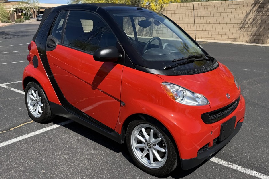 2008 Smart Fortwo sold at auction for $7,099