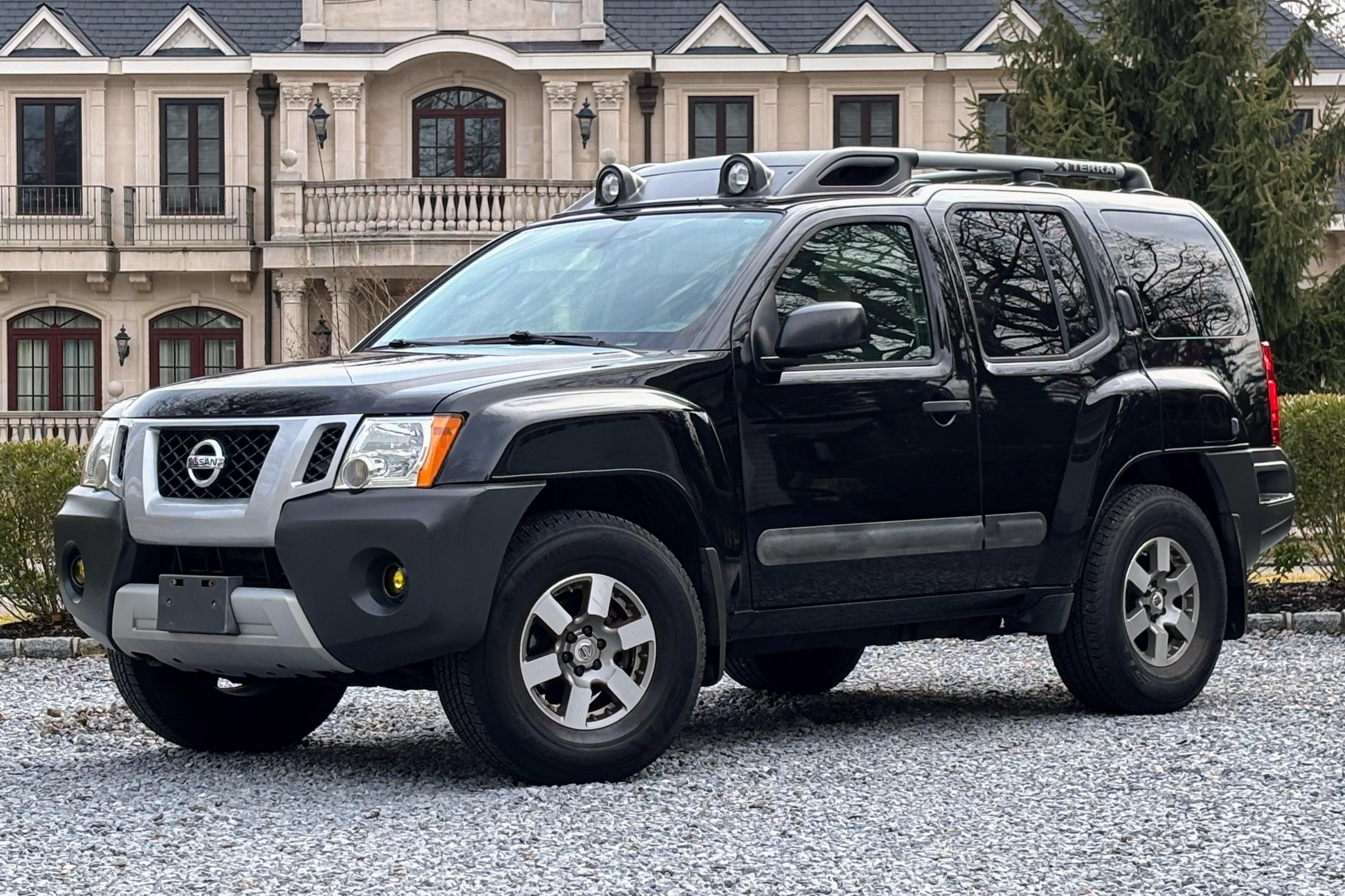 2011 Nissan Xterra sold at auction for $13,200