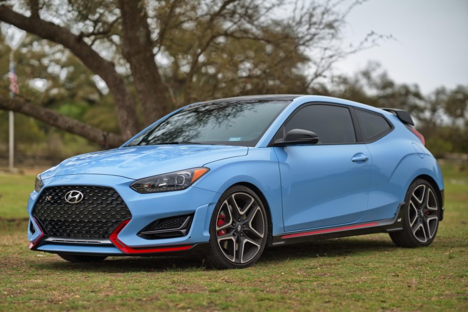 2022 Hyundai Veloster sold at auction for $21,751