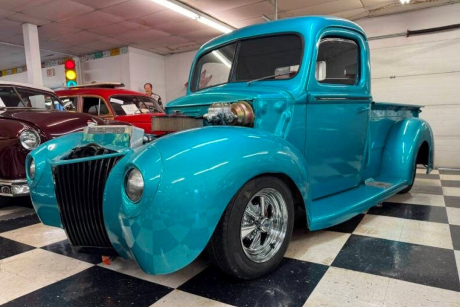1940 Ford Pickup 1940-1947 sold at auction for $10,000