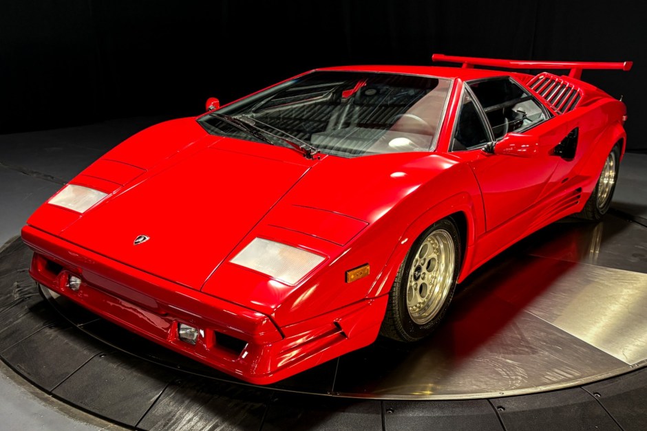 1989 Lamborghini Countach sold at auction for $717,717
