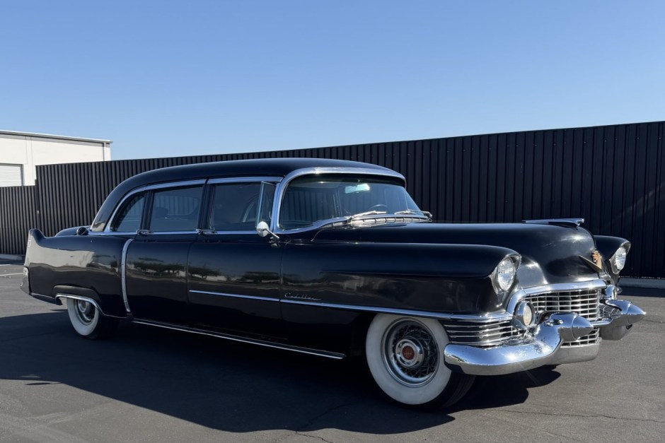 1954 Cadillac Fleetwood sold at auction for $42,000