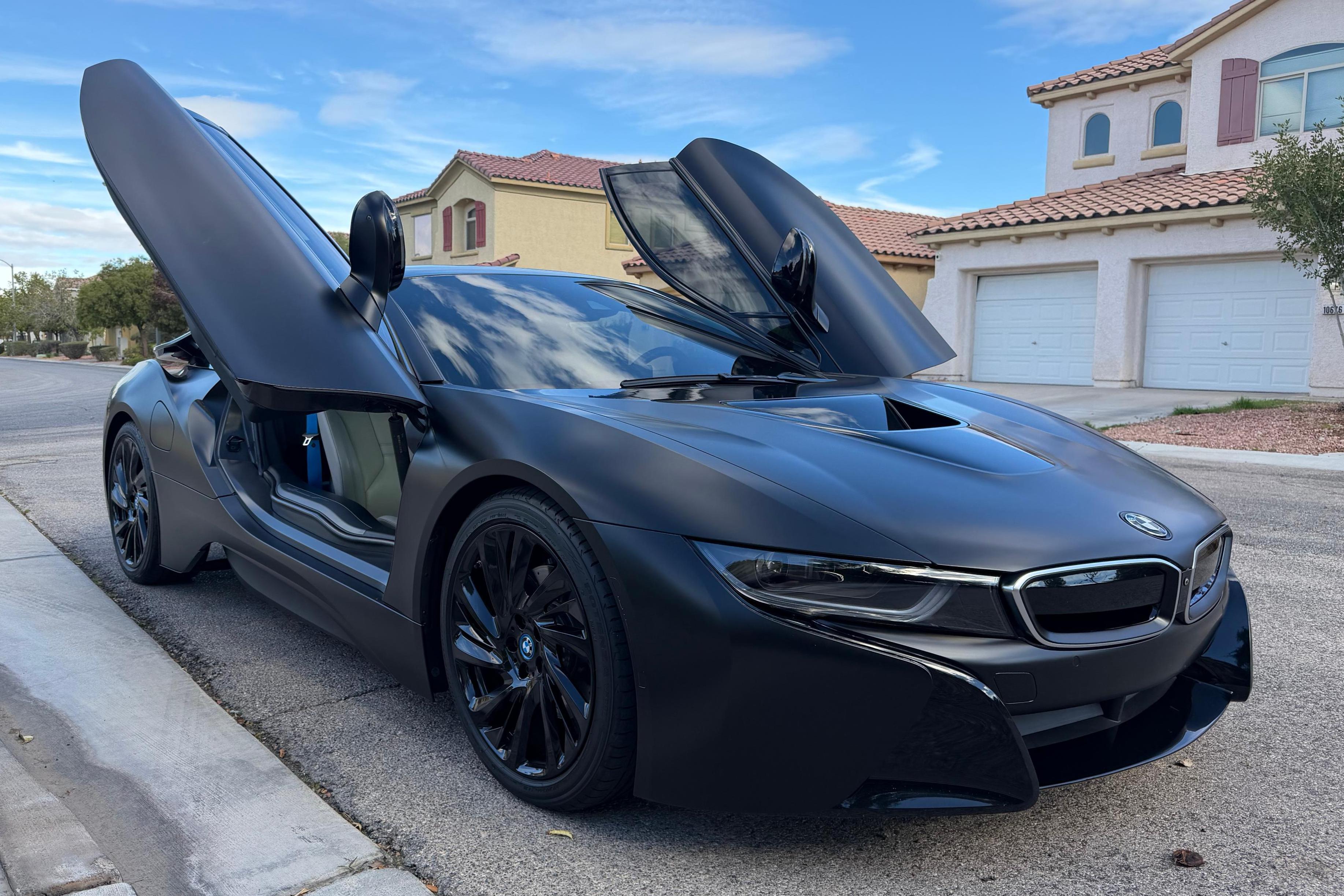 2015 BMW i8 sold at auction for $45,250
