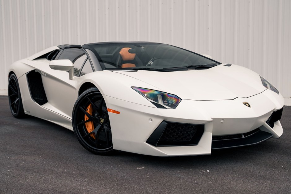 2014 Lamborghini Aventador sold at auction for $272,000