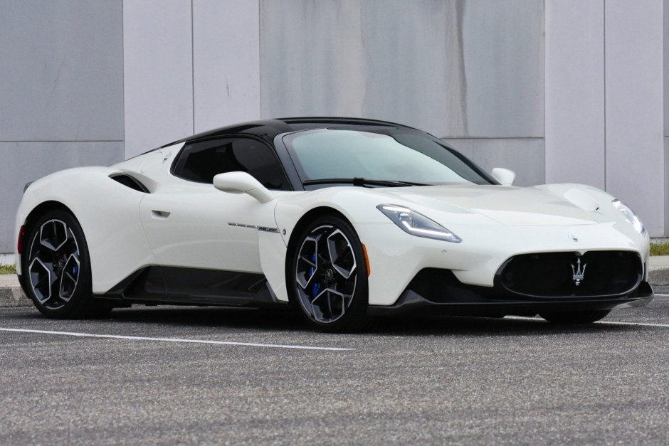 2022 Maserati MC20 sold at auction for $162,500