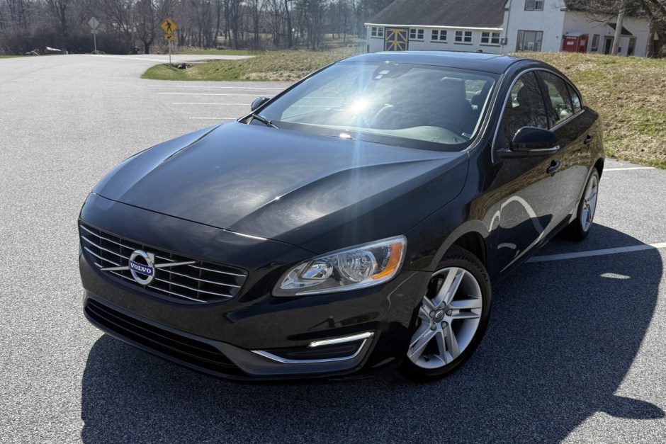 2015 Volvo S60 sold at auction for $7,900