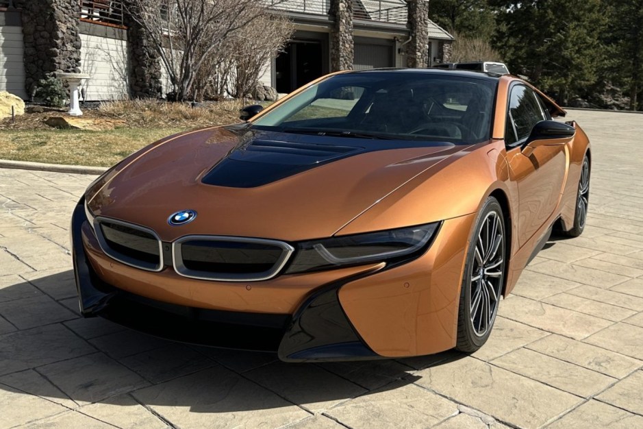 2019 BMW i8 sold at auction for $70,000