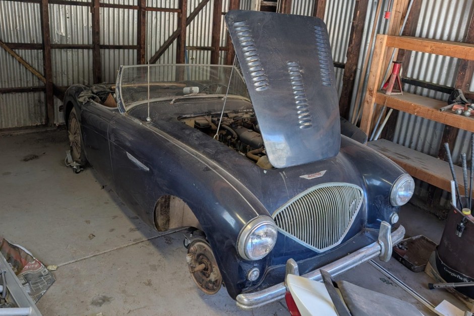 1953 Austin-Healey 100 sold at auction for $19,500