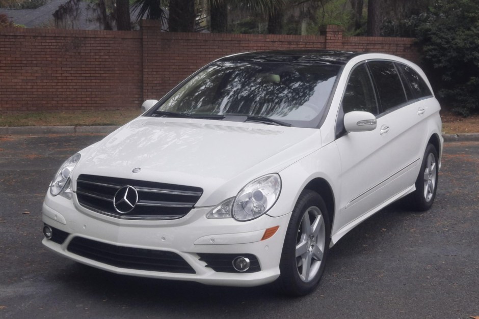 2010 Mercedes-Benz R-Class sold at auction for $4,800